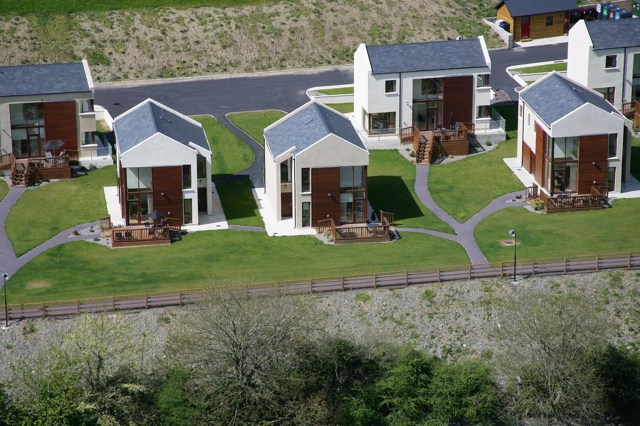 Villa Castle Quay Ballinadee Exterior foto